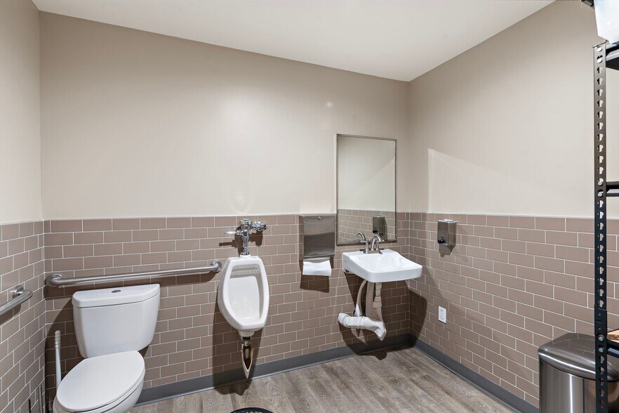 More Photos Of 615-623 S State College Blvd, Fullerton Distribution For Sale