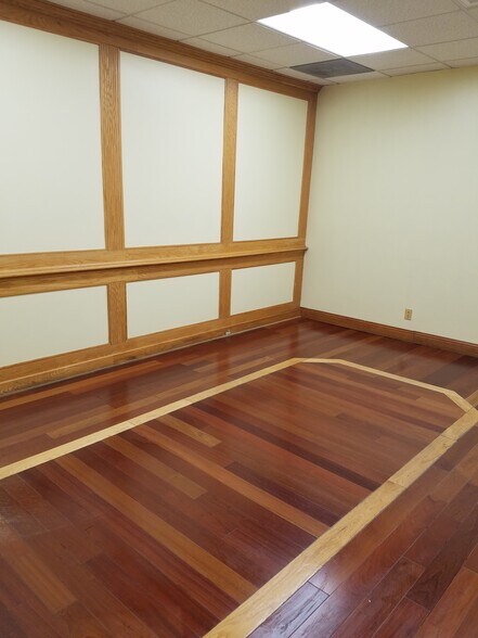 More Photos Of 6 Century Hill Dr, Latham Office For Lease