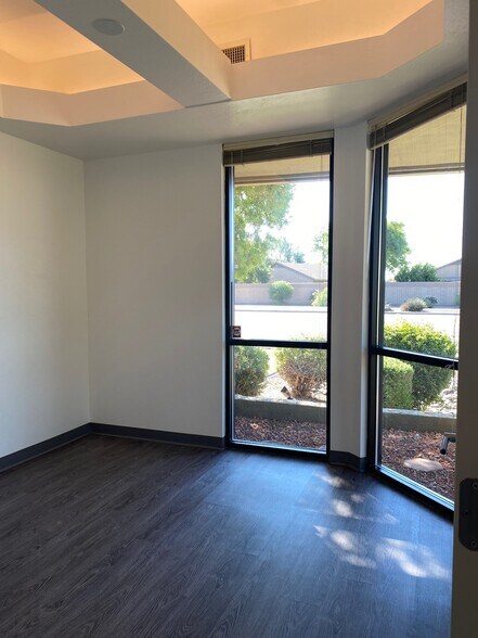 More Photos Of 5700 W Olive Ave, Glendale Medical For Lease
