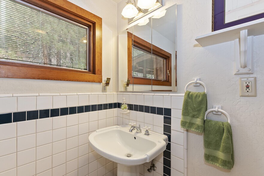 More Photos Of 39128 N Shore Dr, Fawnskin Specialty For Sale