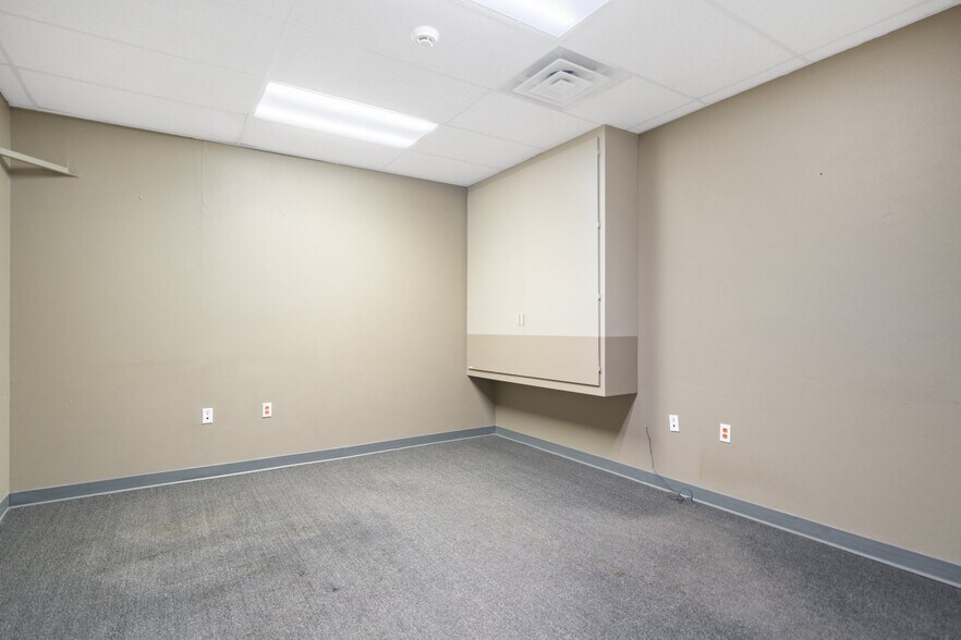 More Photos Of 707 County Line Rd, Palmer Lake Warehouse For Sale
