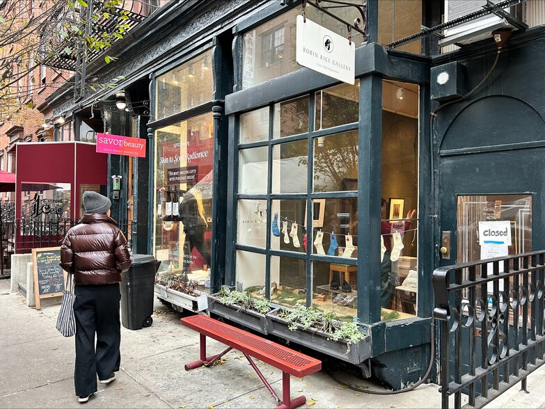 More Photos Of 323 W 11th St, New York Apartments For Lease