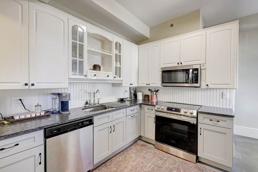 More Photos Of 404 S Ridgewood Ave, Daytona Beach Apartments For Sale