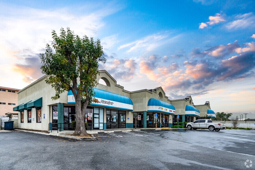 More Photos Of 3902 Pacific Coast Hwy, Torrance Unknown For Lease