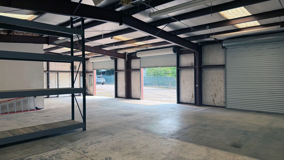 More Photos Of 9760 SW Tigard St, Tigard Light Manufacturing For Lease