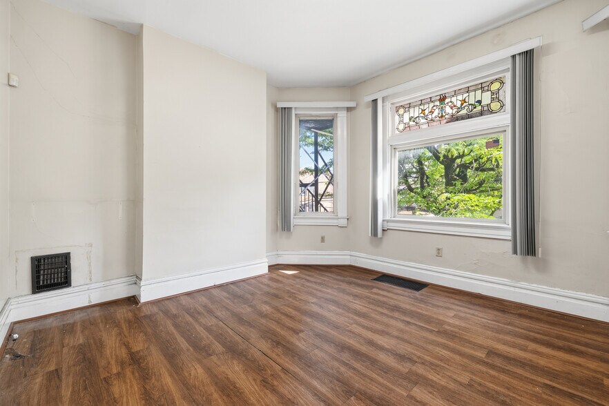 More Photos Of 101 W 9th Ave, Homestead Office For Sale