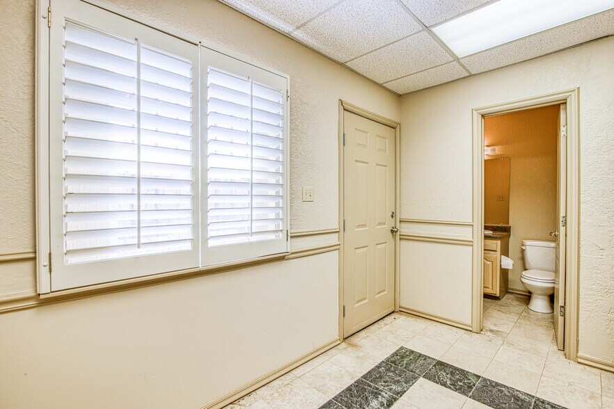 More Photos Of 361 Vinton Rd, Anthony Medical For Lease