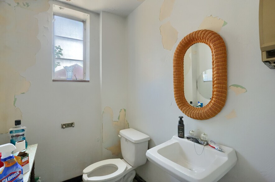 More Photos Of 98 Sproul St, McKees Rocks Truck Terminal For Sale