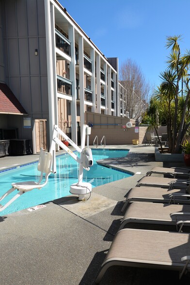 More Photos Of 1929 4th St, Eureka Hotel For Sale