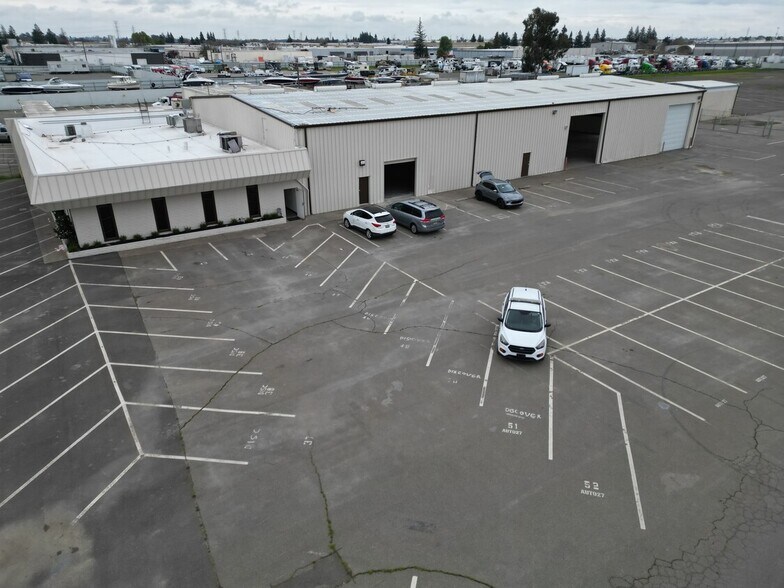 More Photos Of 8732 Fruitridge Rd, Sacramento Warehouse For Lease