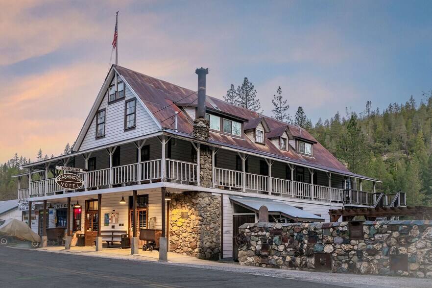 More Photos Of 15432 Washington Rd, Washington Storefront Retail Residential For Sale