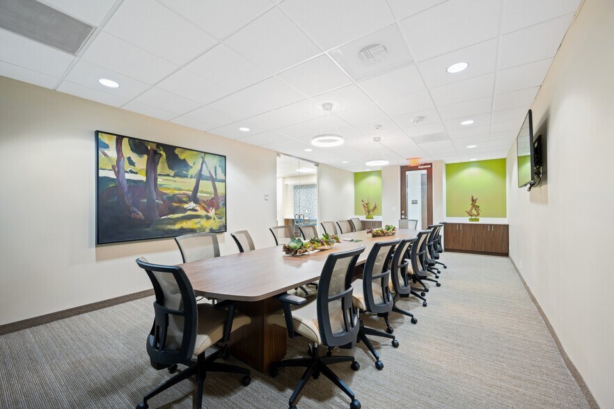 More Photos Of 4560 Belt Line Rd, Addison Medical For Lease