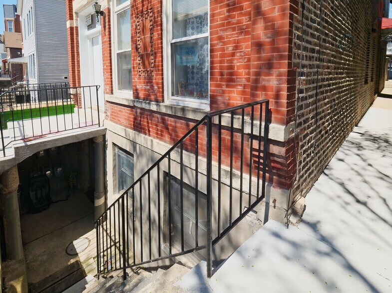 More Photos Of 2312 W 21st St, Chicago Apartments For Sale