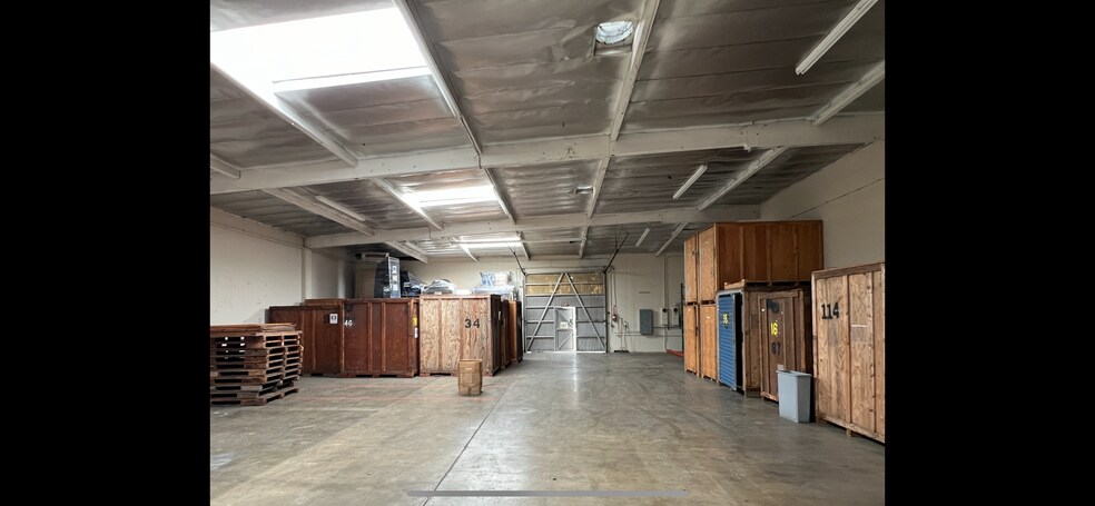 More Photos Of 1301-1307 E Edinger Ave, Santa Ana Showroom For Sale