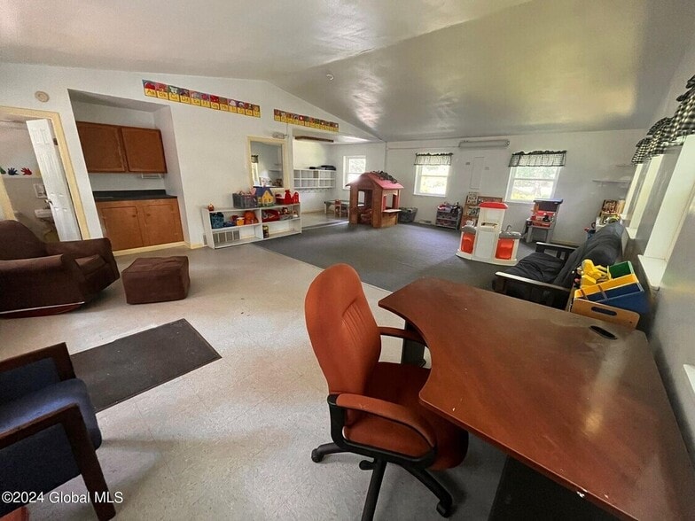 More Photos Of 1612 Crescent Rd, Clifton Park Schools For Sale