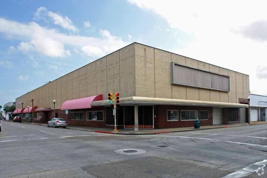 Primary Photo Of 323 N Chaparral St, Corpus Christi Storefront Retail Office For Sale