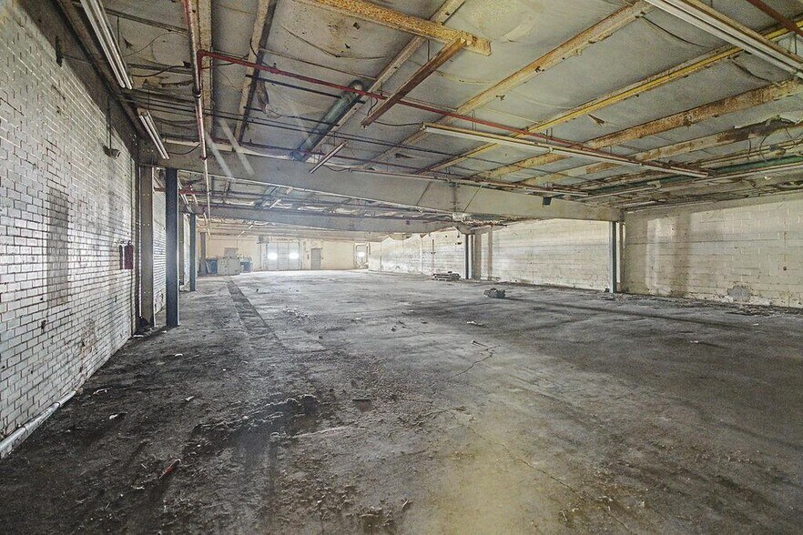 More Photos Of 1121 Skyline Dr, Hopkinsville Manufacturing For Sale