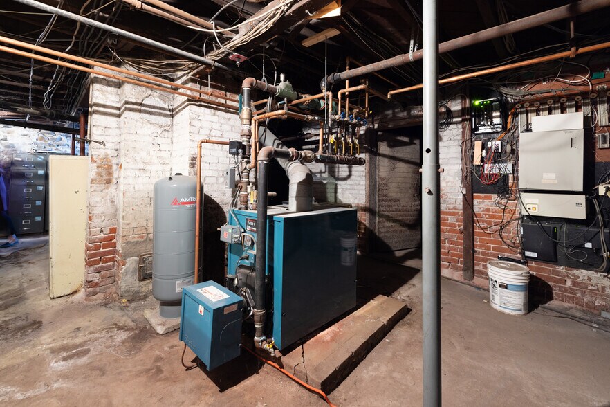 More Photos Of 59 Central Ave, Waterbury Office For Sale