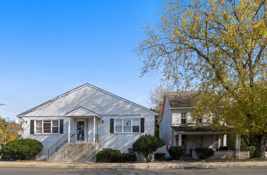 Primary Photo Of 109-113 Gravel Pike, Green Lane Apartments For Sale