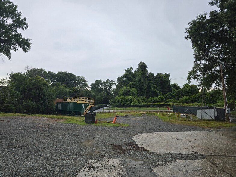 More Photos Of 1404 Angier Ave, Durham Chemical Oil Refinery For Lease