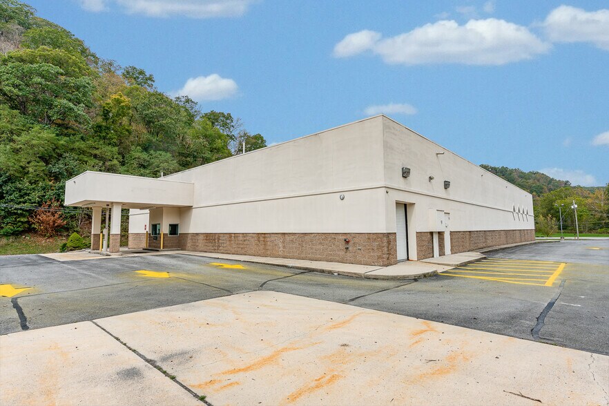 More Photos Of 19254 Seneca Trl, Marlinton Drugstore For Sale