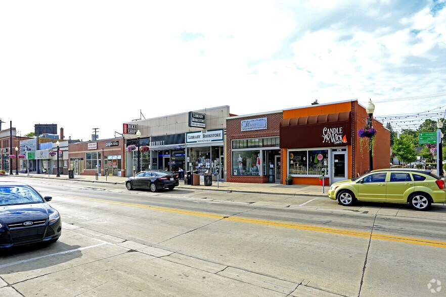 More Photos Of 171-175 W 9 Mile Rd, Ferndale Storefront For Lease