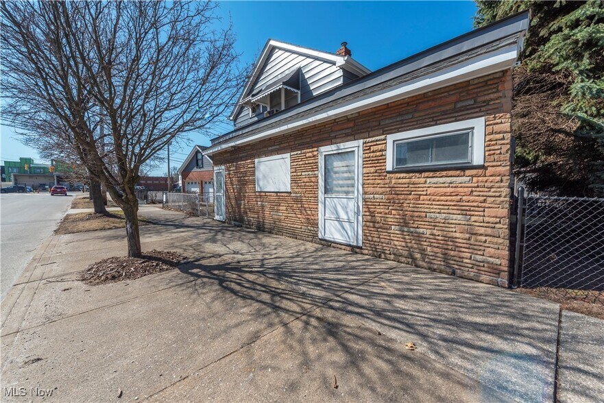 More Photos Of 1370 W 49th St, Cleveland Land For Sale