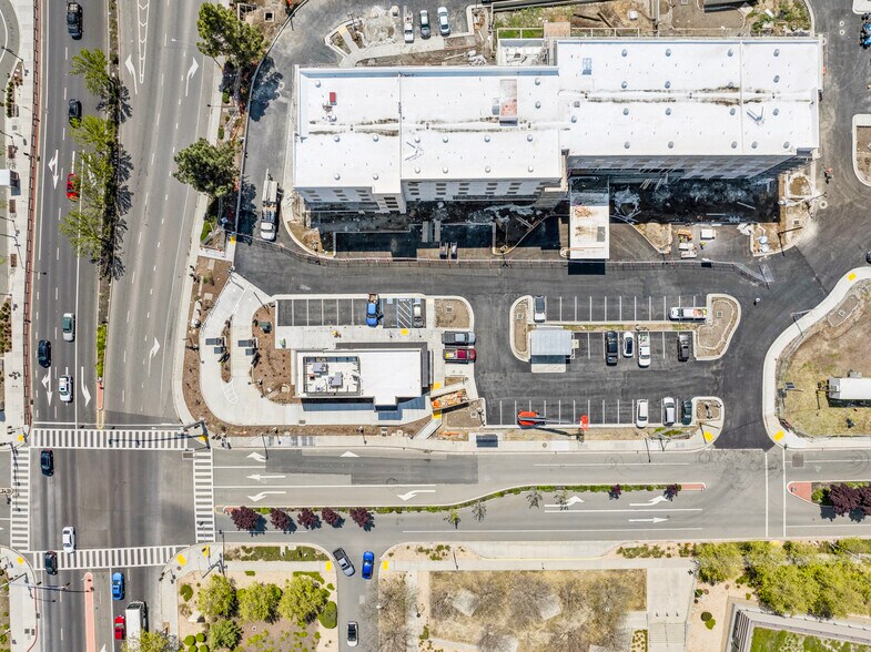 More Photos Of 999 Center Dr, Pittsburg Freestanding For Sale