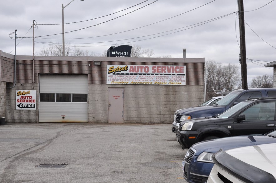 More Photos Of 1377-1395 Lauzon Rd, Windsor Auto Dealership For Sale