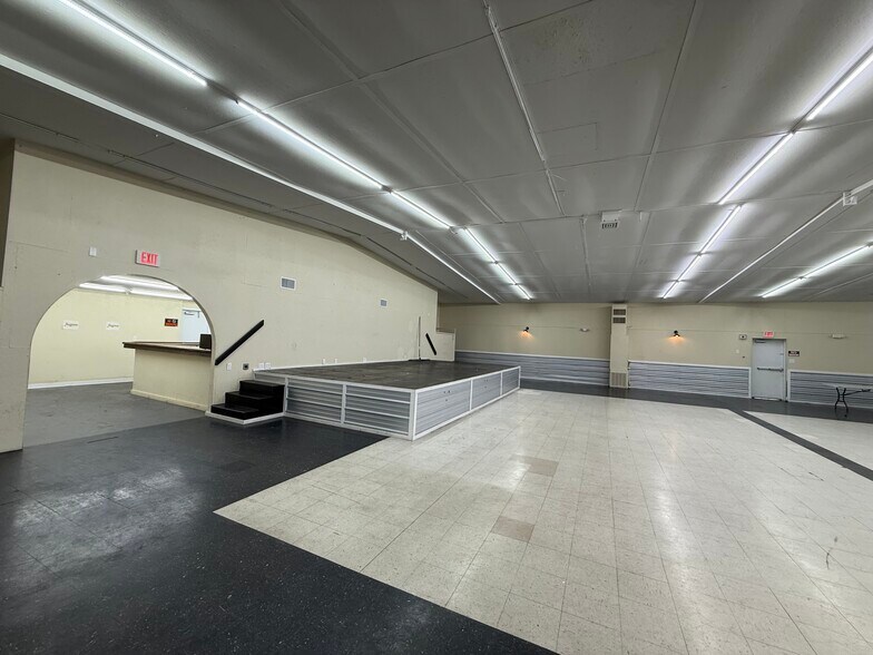 More Photos Of 94 Old Douglas Rd, Hazlehurst Lodge Meeting Hall For Sale