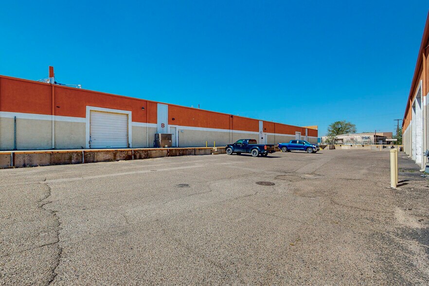 More Photos Of 1823 Commercial St NE, Albuquerque Warehouse For Sale