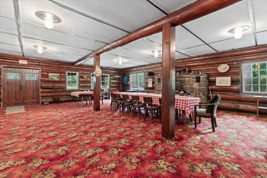 More Photos Of 746 Howe Rd, Lake Luzerne Hotel For Sale