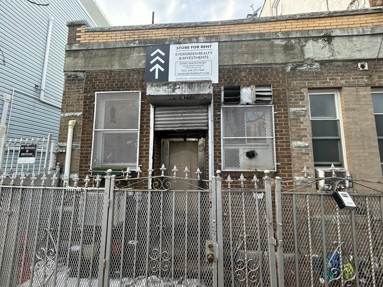 More Photos Of 590 Onderdonk Ave, Ridgewood Storefront Retail Residential For Lease