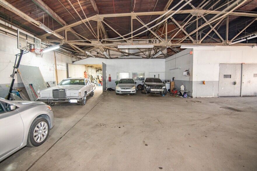More Photos Of 4128 Hayward Ave, Baltimore Warehouse For Sale
