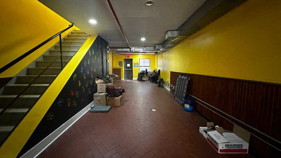 More Photos Of 2014 Fifth Ave, New York Office For Sale