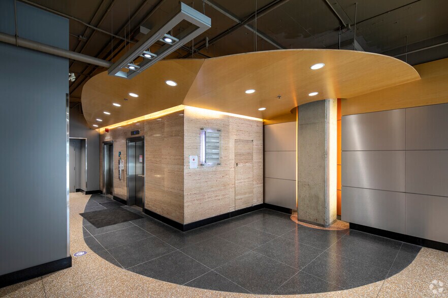 More Photos Of 410 Adelaide St W, Toronto Loft Creative Space For Lease