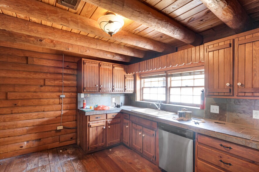 More Photos Of 100 Quest Ct, Keller Office For Sale