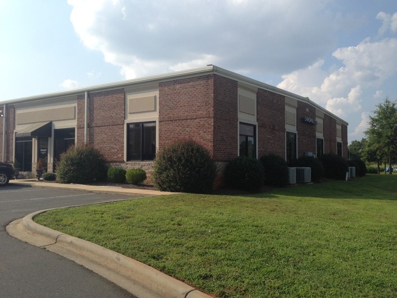 More Photos Of 8180 Regent Pky, Fort Mill Office For Lease