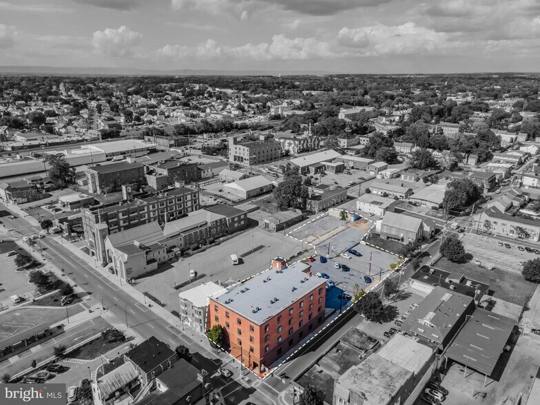 More Photos Of 100 W Franklin St, Hagerstown Office Residential For Lease