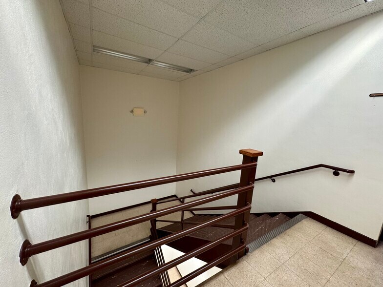 More Photos Of 208 S Johnson St, Macomb Schools For Sale