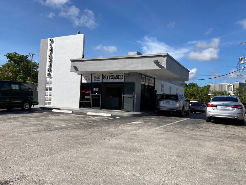 More Photos Of 9595 SW 160th St, Miami Freestanding For Sale