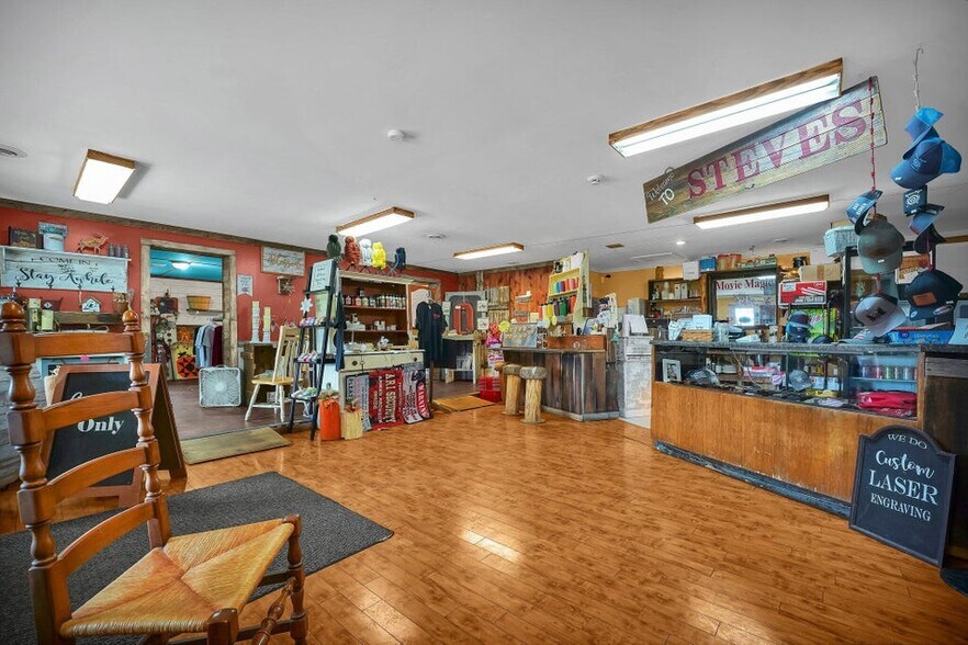 More Photos Of 11850 Walnut St, Adelphi Restaurant For Sale