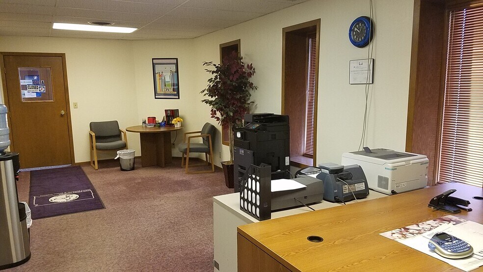 More Photos Of 122 E Sioux Ave, Pierre Office For Lease