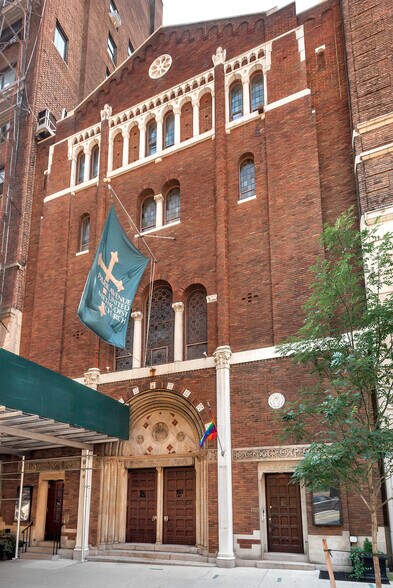 More Photos Of 106 E 86th St, New York Schools For Lease