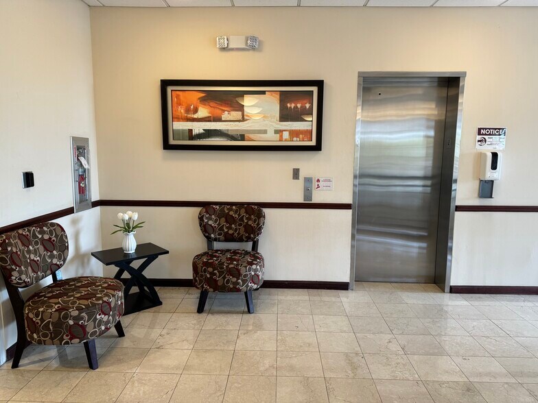 More Photos Of 12401-12555 Orange Dr, Fort Lauderdale Office For Lease