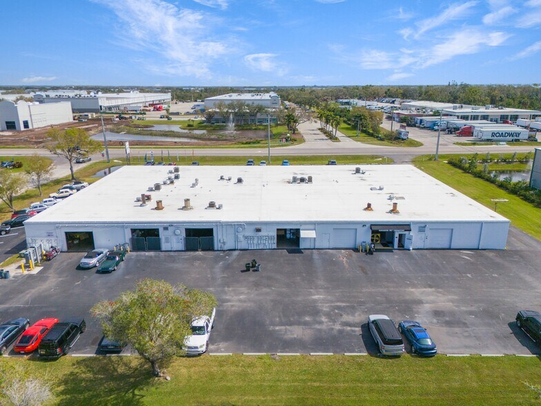 More Photos Of 1410 Commerce Blvd, Sarasota Flex For Lease