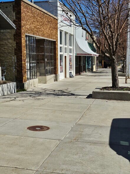 More Photos Of 81 E Main St, Wellsville General Retail For Lease