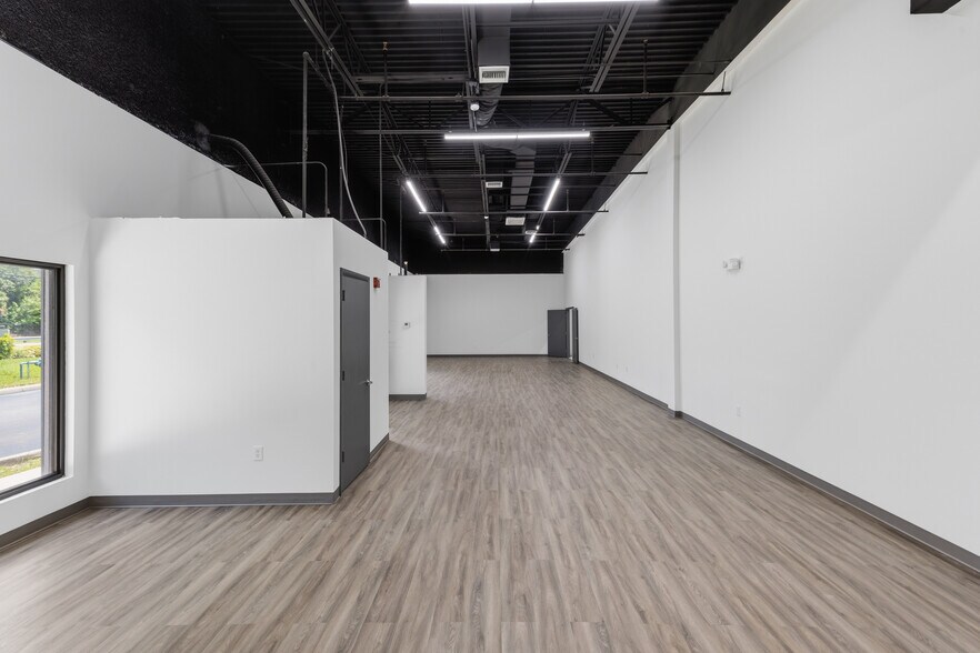 More Photos Of 11576 Pierson Rd, Wellington Warehouse For Lease