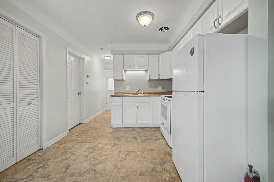 More Photos Of 4222 Drouillard St, Lincoln Park Apartments For Sale