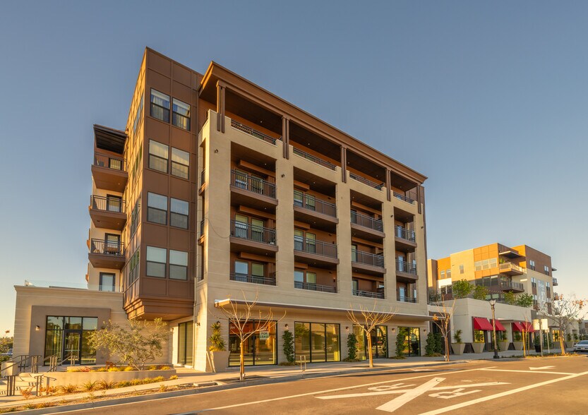 More Photos Of 100 Main St, Vista Apartments For Lease